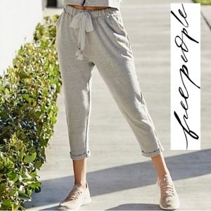 $128 FREE PEOPLE Grey Leggings with Bow